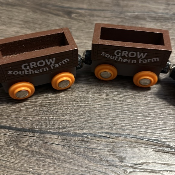 Wooden Train Set. No TRACK - Picture 4 of 5